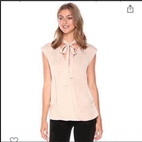Theory Women's Sleeveless Relaxed Wrap Vneck Top
Silk NWT! sold out ! Exclusive - Picture 5 of 10